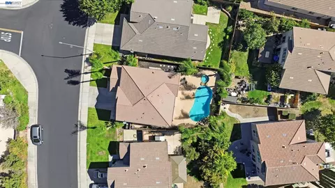 View/Area - 4597 Bonsai Ave, Tracy, CA 95377 photo 4 of 12
