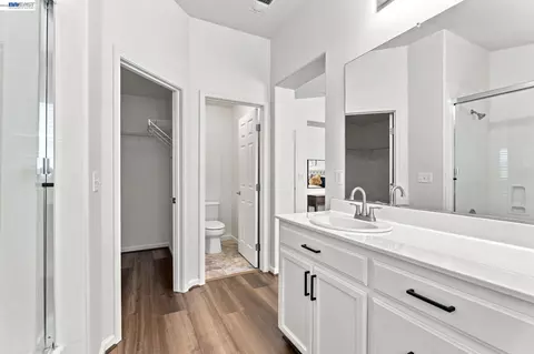 Bath - 4597 Bonsai Ave, Tracy, CA 95377 photo 3 of 5