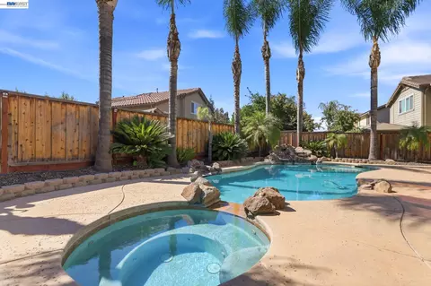 Exterior - 4597 Bonsai Ave, Tracy, CA 95377 photo 7 of 9
