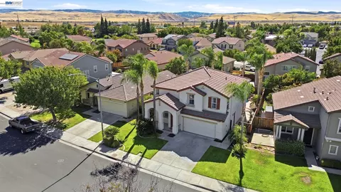 View/Area - 4597 Bonsai Ave, Tracy, CA 95377 photo 9 of 12