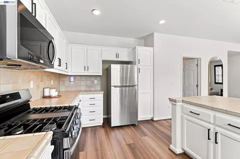 Kitchen - 4597 Bonsai Ave, Tracy, CA 95377 photo 1 of 3