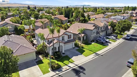 View/Area - 4597 Bonsai Ave, Tracy, CA 95377 photo 11 of 12