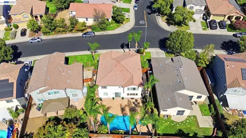 View/Area - 4597 Bonsai Ave, Tracy, CA 95377 photo 5 of 12