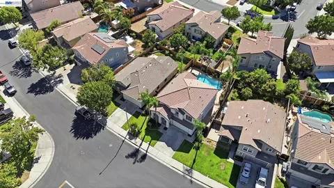 View/Area - 4597 Bonsai Ave, Tracy, CA 95377 photo 8 of 12