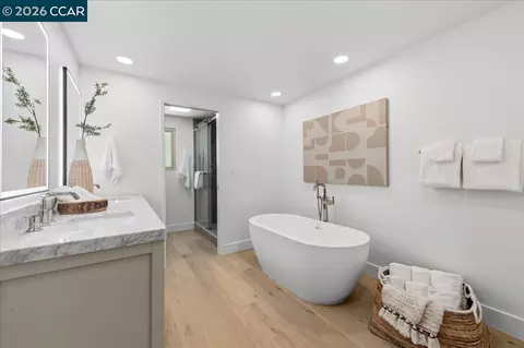 Bath - 461 Saint Regis Dr, Danville, CA 94526 photo 3 of 8