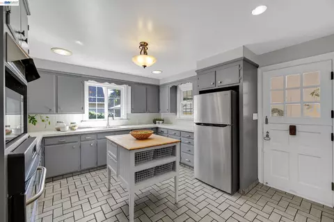 Kitchen - 210 D St, Fremont, CA 94536 photo 2 of 4