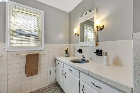 Bath - 210 D St, Fremont, CA 94536 photo 2 of 5