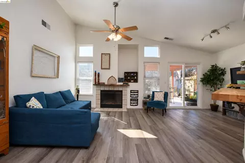 Living - 686 Frazier Dr, Oakley, CA 94561 photo 1 of 3
