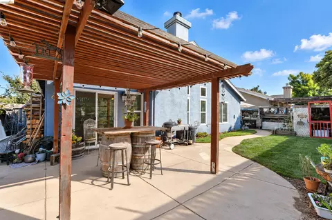 Exterior - 686 Frazier Dr, Oakley, CA 94561 photo 2 of 4