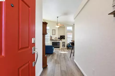Entry Way - 686 Frazier Dr, Oakley, CA 94561 photo 1 of 2