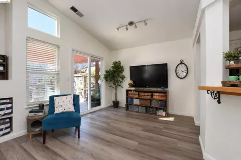 Living - 686 Frazier Dr, Oakley, CA 94561 photo 3 of 3