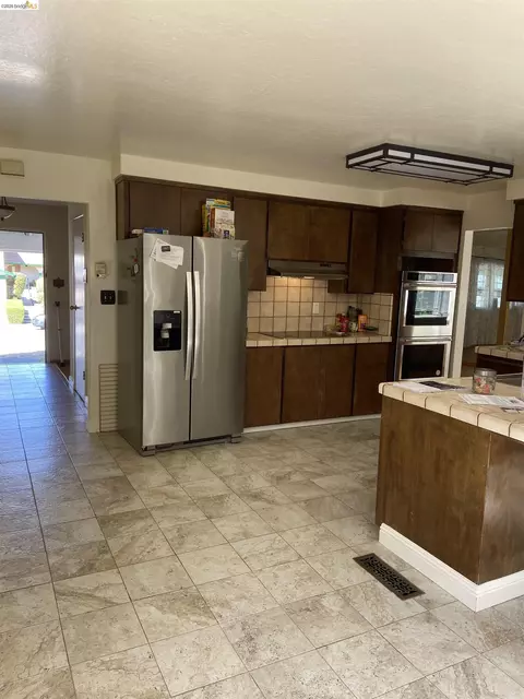 Kitchen - 2206 Seacliff Dr, Milpitas, CA 95035 photo 2 of 3