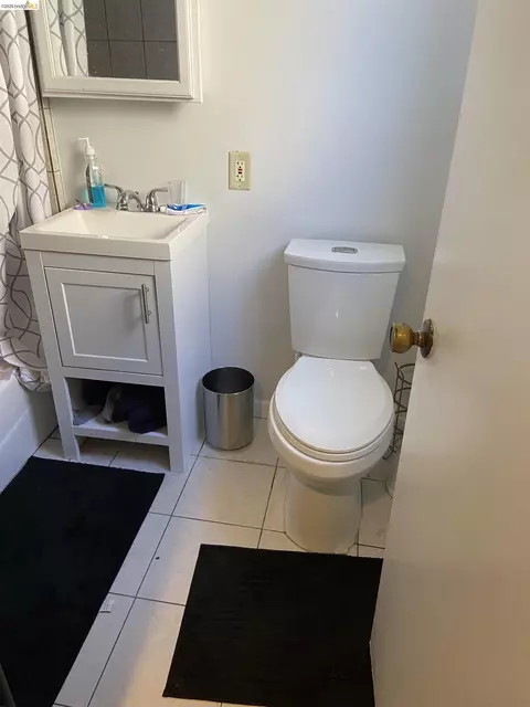 Bath - 2206 Seacliff Dr, Milpitas, CA 95035 photo 1 of 3