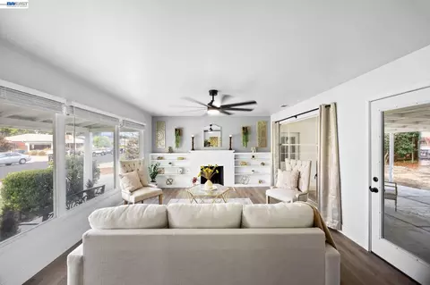 Living - 2136 Holbrook Dr, Concord, CA 94519 photo 1 of 2