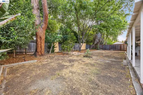 Exterior - 2136 Holbrook Dr, Concord, CA 94519 photo 10 of 10