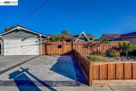 8278 Juniper Ave, Newark, CA 94560 photo 3