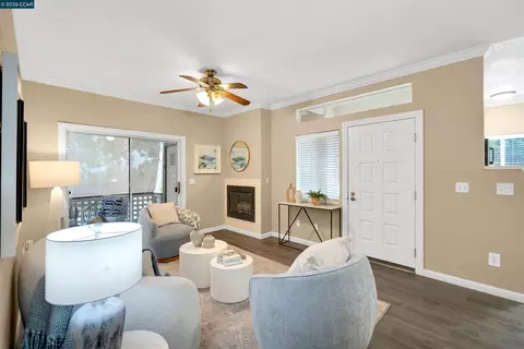 Living - 138 Marsala Ct, Hercules, CA 94547 photo 2 of 3
