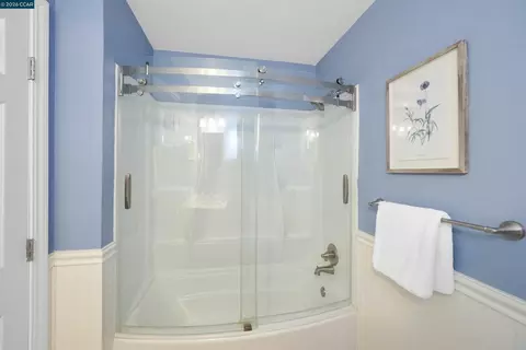 Bath - 138 Marsala Ct, Hercules, CA 94547 photo 2 of 2