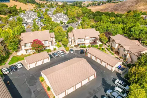View/Area - 138 Marsala Ct, Hercules, CA 94547 photo 4 of 7