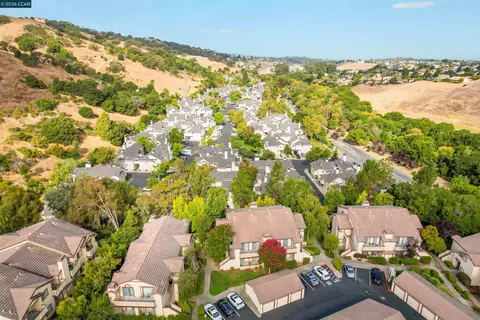 View/Area - 138 Marsala Ct, Hercules, CA 94547 photo 6 of 7