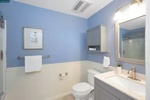Bath - 138 Marsala Ct, Hercules, CA 94547 photo 1 of 2