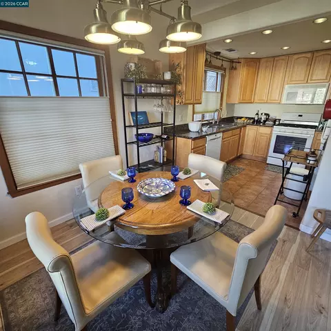 Dining - 151 Daniels Ave, Vallejo, CA 94590 photo 4 of 4