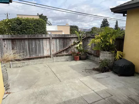 Exterior - 151 Daniels Ave, Vallejo, CA 94590 photo 8 of 17