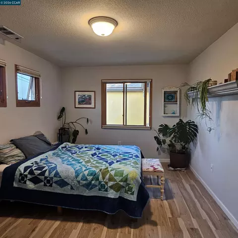 Bedroom - 151 Daniels Ave, Vallejo, CA 94590 photo 8 of 9