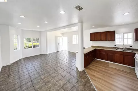 Living - 1336 83rd Ave, Oakland, CA 94621 photo 1 of 2