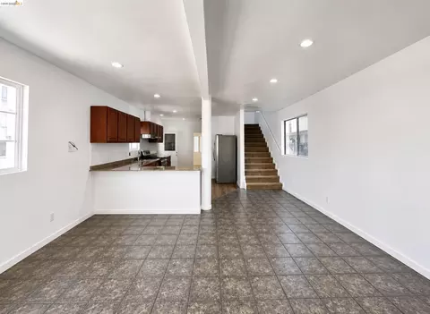Living - 1336 83rd Ave, Oakland, CA 94621 photo 2 of 2