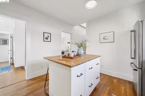Kitchen - 1106 Russell St, Berkeley, CA 94702 photo 3 of 5