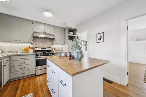 Kitchen - 1106 Russell St, Berkeley, CA 94702 photo 2 of 5