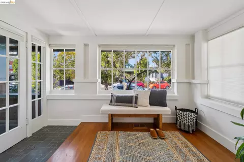 Entry Way - 1106 Russell St, Berkeley, CA 94702 photo 3 of 6