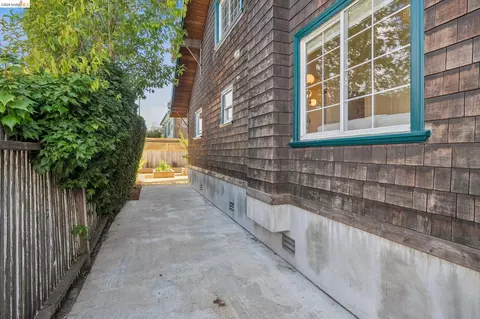 Exterior - 1106 Russell St, Berkeley, CA 94702 photo 17 of 17