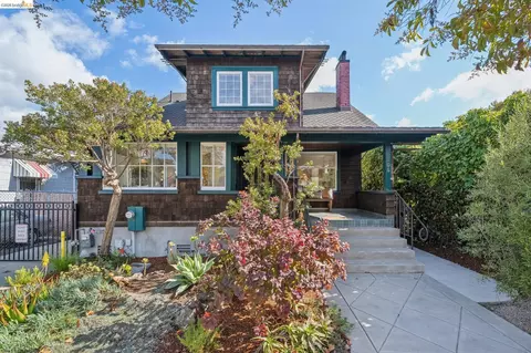 Exterior - 1106 Russell St, Berkeley, CA 94702 photo 2 of 17