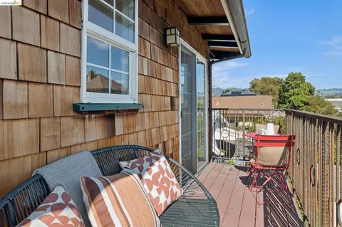 Exterior - 1106 Russell St, Berkeley, CA 94702 photo 7 of 17