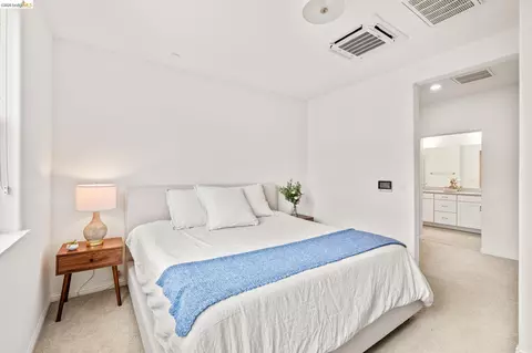 Bedroom - 2875 Tradewind Dr, Alameda, CA 94501 photo 2 of 4