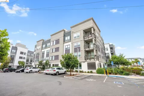 Exterior - 2875 Tradewind Dr, Alameda, CA 94501 photo 6 of 13