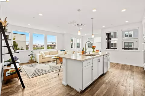 Kitchen - 2875 Tradewind Dr, Alameda, CA 94501 photo 4 of 7