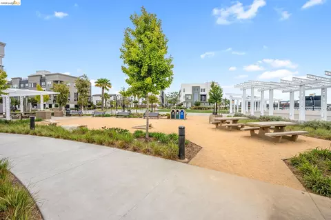 Exterior - 2875 Tradewind Dr, Alameda, CA 94501 photo 10 of 13