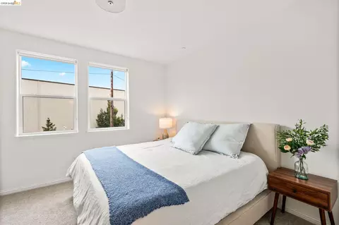 Bedroom - 2875 Tradewind Dr, Alameda, CA 94501 photo 1 of 4