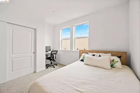 Bedroom - 2875 Tradewind Dr, Alameda, CA 94501 photo 3 of 4