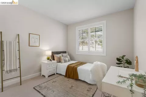 Bedroom - 207 Flagship Ct, Richmond, CA 94801 photo 6 of 7