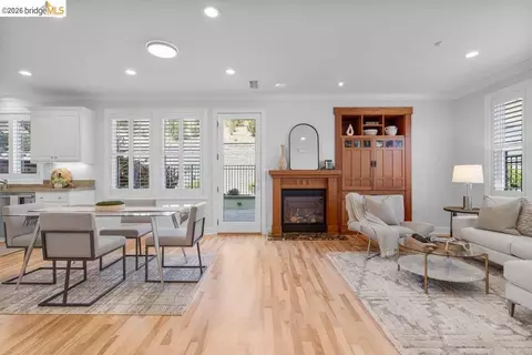 Living - 207 Flagship Ct, Richmond, CA 94801 photo 1 of 2