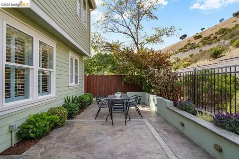 Exterior - 207 Flagship Ct, Richmond, CA 94801 photo 5 of 15
