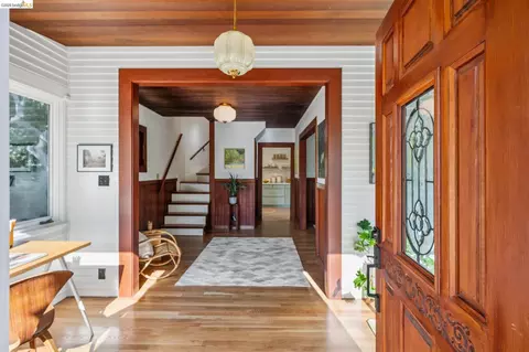 Entry Way - 2129 Roosevelt Ave, Berkeley, CA 94703 photo 1 of 5
