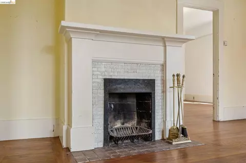 Living - 1711 Milvia #A, Berkeley, CA 94709 photo 3 of 4