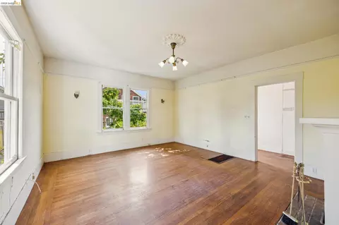 Living - 1711 Milvia #A, Berkeley, CA 94709 photo 1 of 4