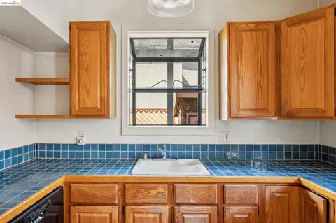 Kitchen - 1711 Milvia #A, Berkeley, CA 94709 photo 4 of 4