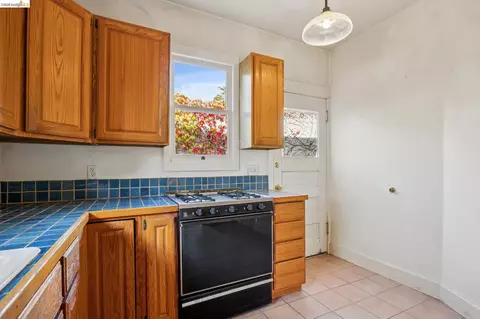 Kitchen - 1711 Milvia #A, Berkeley, CA 94709 photo 1 of 4